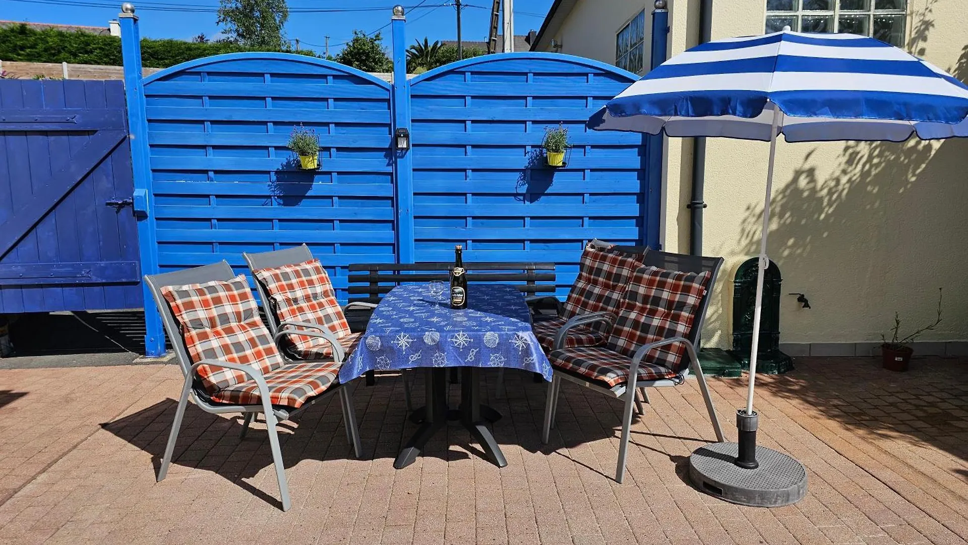Bretagne Fewo Hortensia Fuer 2 Personen, No Kids Francia